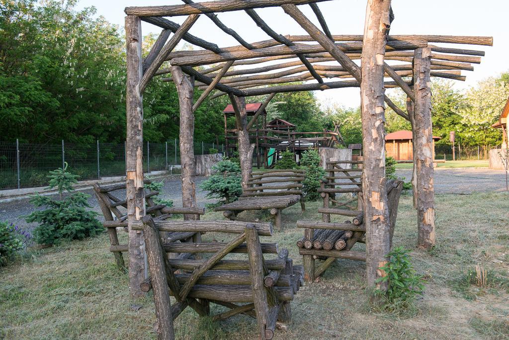 Farkasverem Vendégház Nyírtura Exterior foto