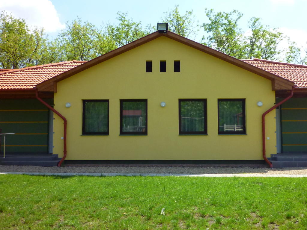 Farkasverem Vendégház Nyírtura Exterior foto
